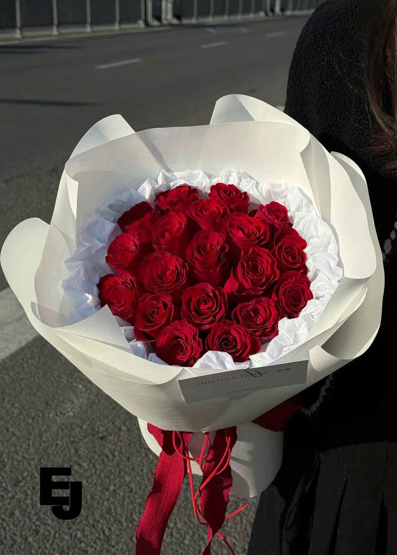 Luxury Red Roses Bouquet